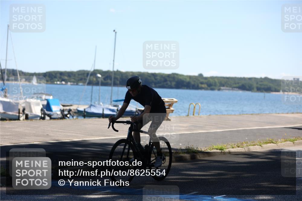 17.08.2025 - KN Förde Triathlon 2025 Yannick Fuchs http://msf.ph/oto/8625554 17.08.2025 12:49:39 Radfahren 424, 447, 413, 417 meine-sportfotos.de