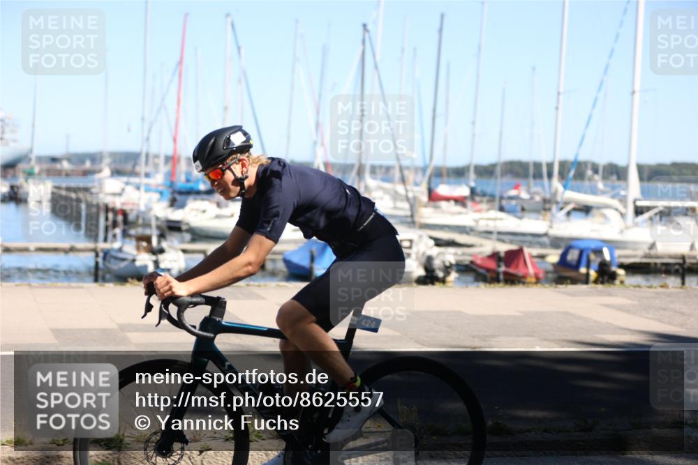 17.08.2025 - KN Förde Triathlon 2025 Yannick Fuchs http://msf.ph/oto/8625557 17.08.2025 12:49:40 Radfahren 424, 447, 413, 417 meine-sportfotos.de