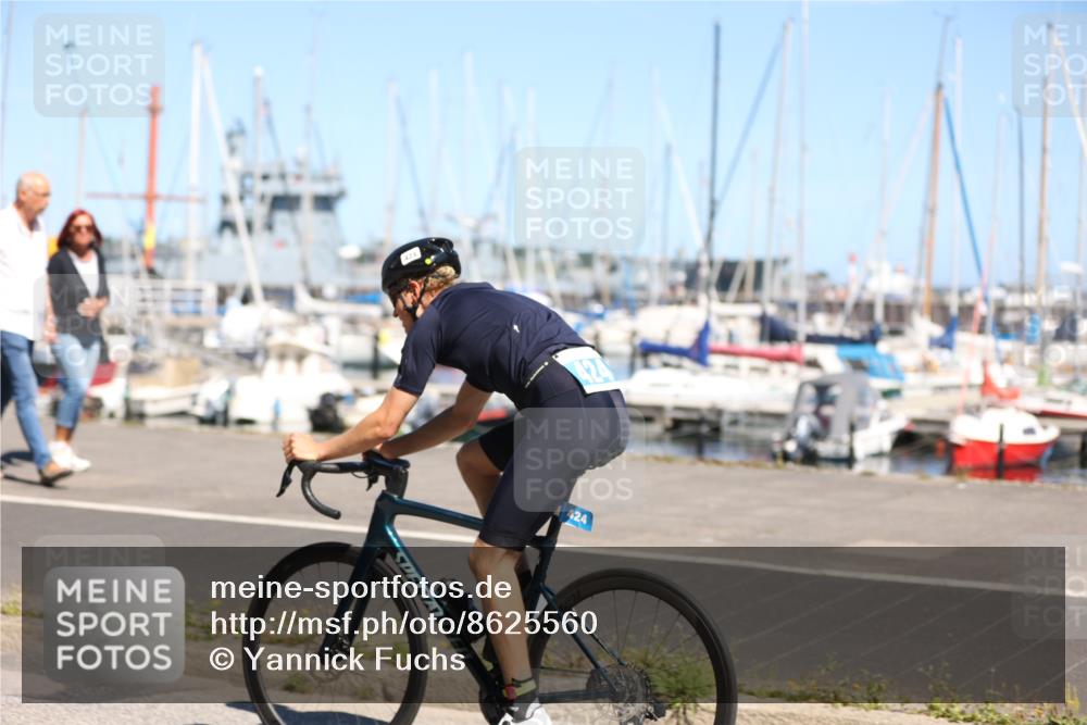 17.08.2025 - KN Förde Triathlon 2025 Yannick Fuchs http://msf.ph/oto/8625560 17.08.2025 12:49:40 Radfahren 424, 447, 413, 417 meine-sportfotos.de