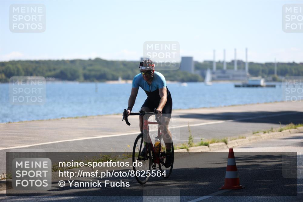 17.08.2025 - KN Förde Triathlon 2025 Yannick Fuchs http://msf.ph/oto/8625564 17.08.2025 12:49:48 Radfahren 447, 457 meine-sportfotos.de