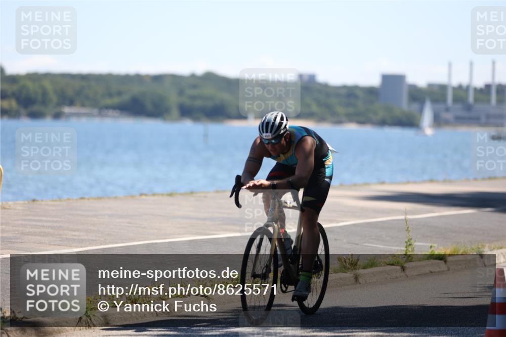 17.08.2025 - KN Förde Triathlon 2025 Yannick Fuchs http://msf.ph/oto/8625571 17.08.2025 12:49:54 Radfahren 431, 457, 447 meine-sportfotos.de