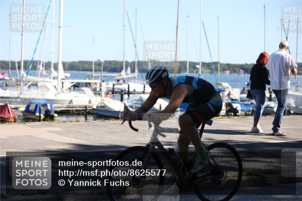 17.08.2025 - KN Förde Triathlon 2025 Yannick Fuchs http://msf.ph/oto/8625577 17.08.2025 12:49:55 Radfahren 431, 457, 447 meine-sportfotos.de