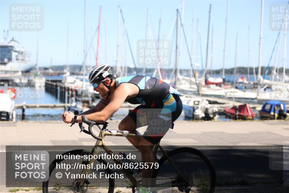 17.08.2025 - KN Förde Triathlon 2025 Yannick Fuchs http://msf.ph/oto/8625579 17.08.2025 12:49:55 Radfahren 431, 457, 447 meine-sportfotos.de