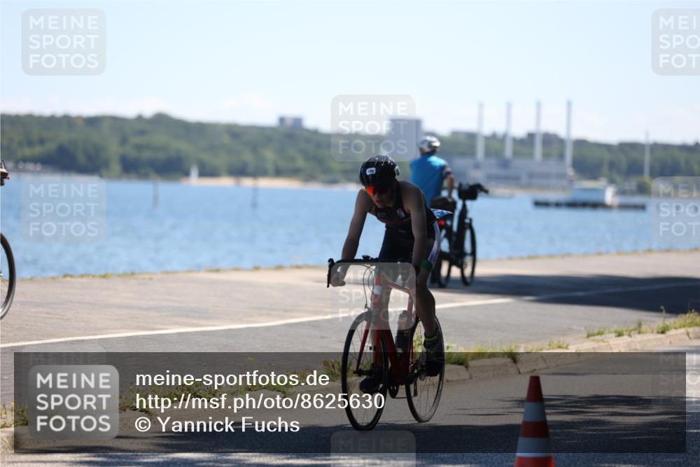 17.08.2025 - KN Förde Triathlon 2025 Yannick Fuchs http://msf.ph/oto/8625630 17.08.2025 12:50:32 Radfahren 395, 403, 439, 450, 433 meine-sportfotos.de