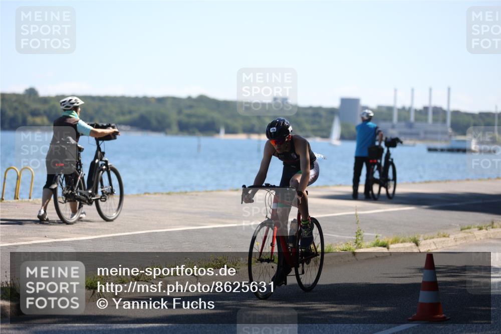 17.08.2025 - KN Förde Triathlon 2025 Yannick Fuchs http://msf.ph/oto/8625631 17.08.2025 12:50:33 Radfahren 395, 403, 439, 450, 433 meine-sportfotos.de