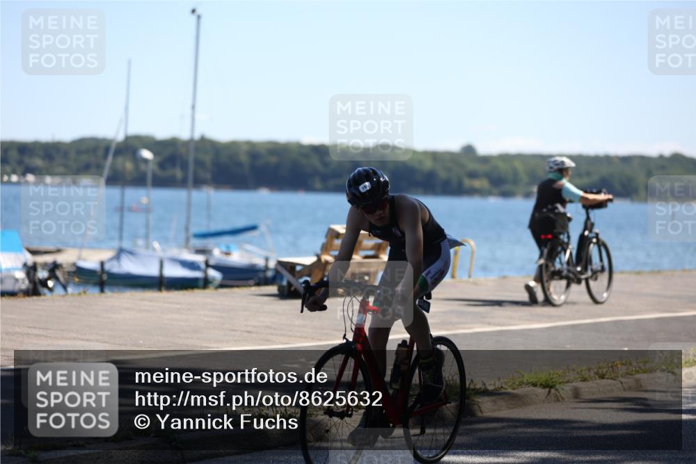 17.08.2025 - KN Förde Triathlon 2025 Yannick Fuchs http://msf.ph/oto/8625632 17.08.2025 12:50:33 Radfahren 395, 403, 439, 450, 433 meine-sportfotos.de