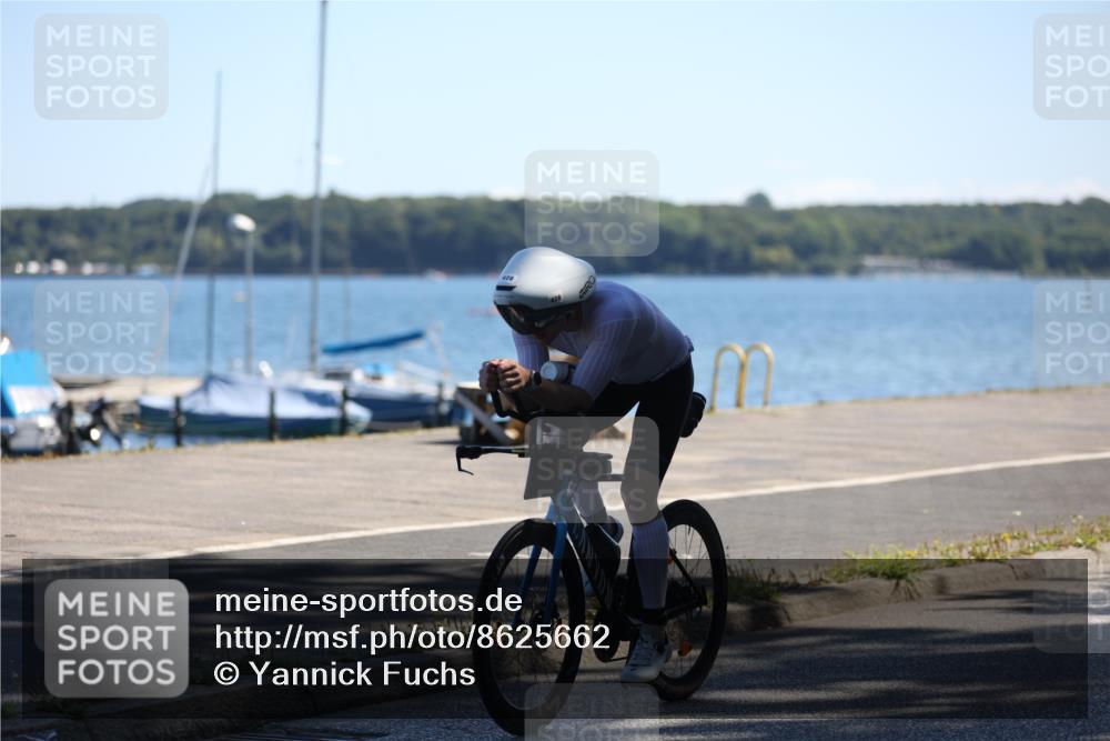 17.08.2025 - KN Förde Triathlon 2025 Yannick Fuchs http://msf.ph/oto/8625662 17.08.2025 12:50:46 Radfahren 428, 403, 439 meine-sportfotos.de