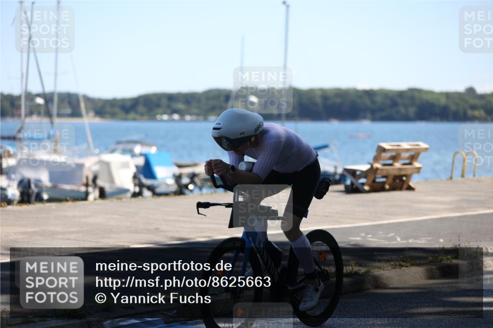 17.08.2025 - KN Förde Triathlon 2025 Yannick Fuchs http://msf.ph/oto/8625663 17.08.2025 12:50:46 Radfahren 428, 403, 439 meine-sportfotos.de