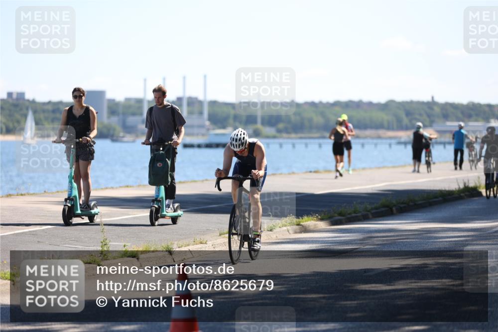 17.08.2025 - KN Förde Triathlon 2025 Yannick Fuchs http://msf.ph/oto/8625679 17.08.2025 12:51:06 Radfahren 424, 425, 446, 454, 464, 441, 456 meine-sportfotos.de
