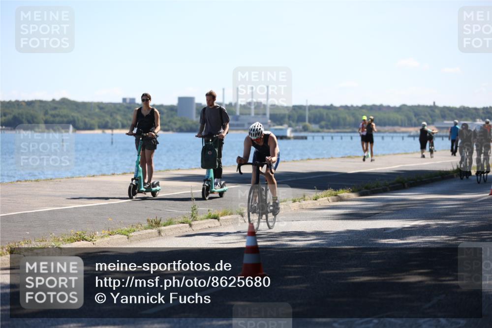 17.08.2025 - KN Förde Triathlon 2025 Yannick Fuchs http://msf.ph/oto/8625680 17.08.2025 12:51:07 Radfahren 424, 425, 446, 454, 464, 441, 456 meine-sportfotos.de