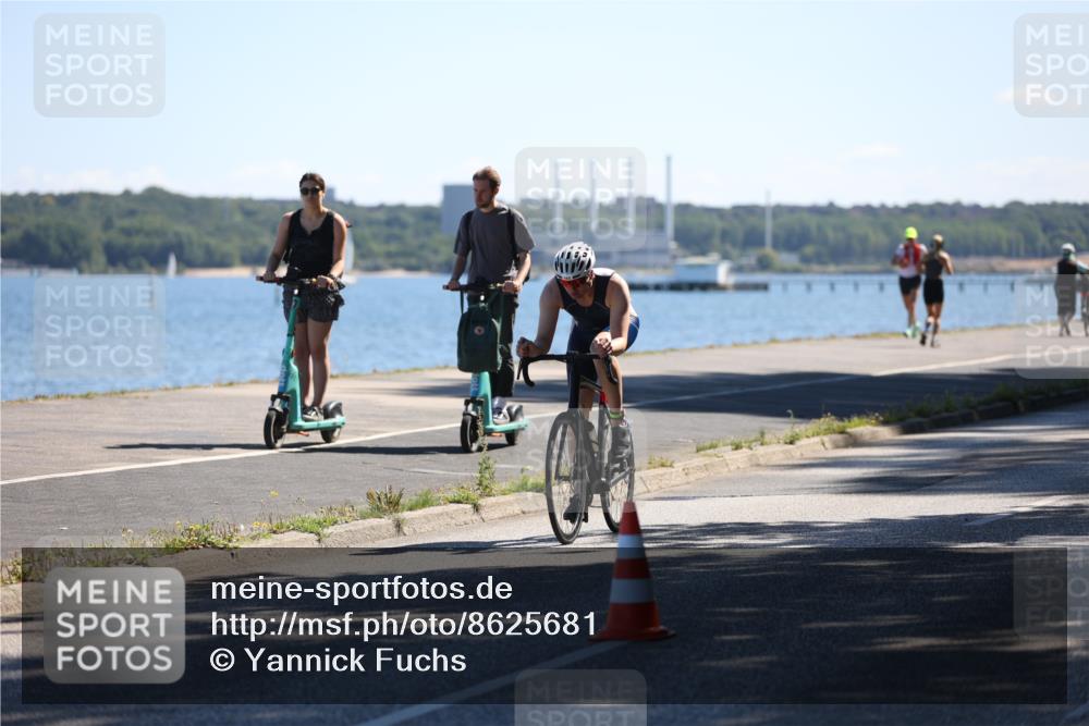 17.08.2025 - KN Förde Triathlon 2025 Yannick Fuchs http://msf.ph/oto/8625681 17.08.2025 12:51:07 Radfahren 424, 425, 446, 454, 464, 441, 456 meine-sportfotos.de
