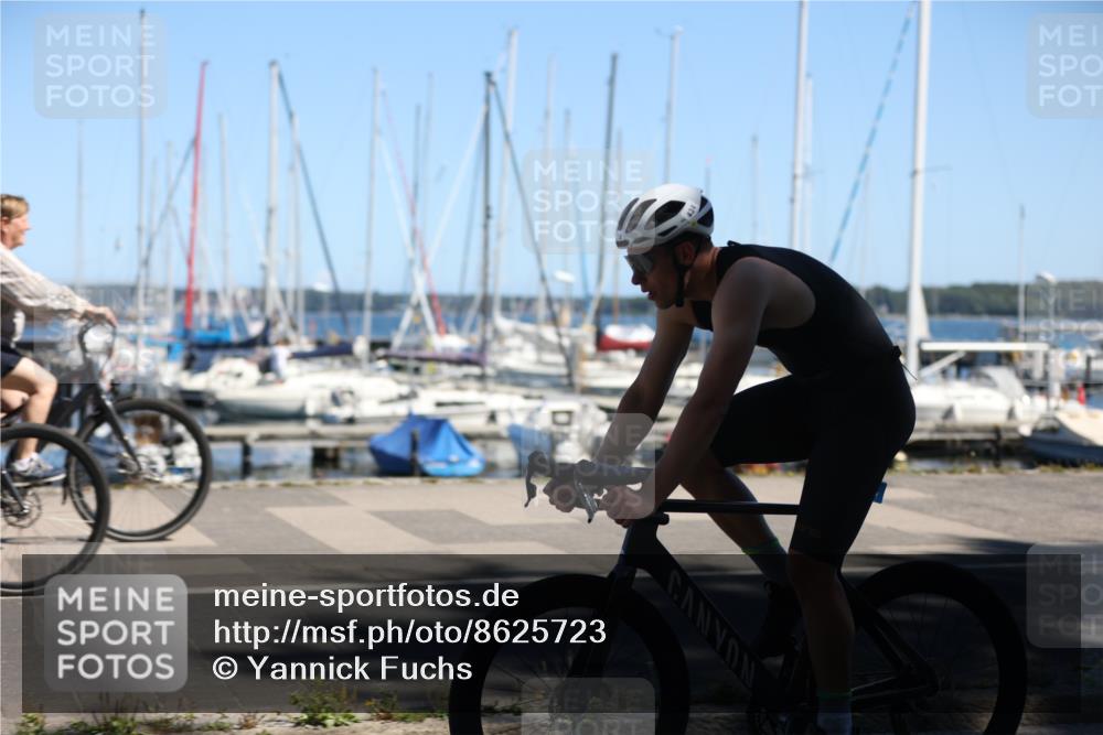 17.08.2025 - KN Förde Triathlon 2025 Yannick Fuchs http://msf.ph/oto/8625723 17.08.2025 12:51:40 Radfahren 430, 434, 458, 408, 458, 466 meine-sportfotos.de