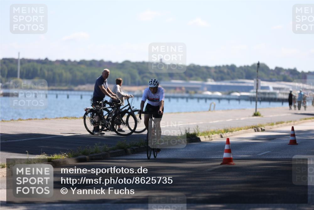 17.08.2025 - KN Förde Triathlon 2025 Yannick Fuchs http://msf.ph/oto/8625735 17.08.2025 12:52:01 Radfahren 450, 452, 403, 416, 433, 473 meine-sportfotos.de