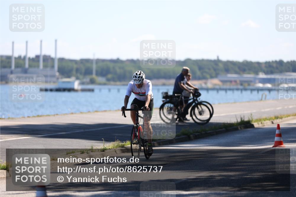 17.08.2025 - KN Förde Triathlon 2025 Yannick Fuchs http://msf.ph/oto/8625737 17.08.2025 12:52:02 Radfahren 450, 452, 403, 416, 433 meine-sportfotos.de