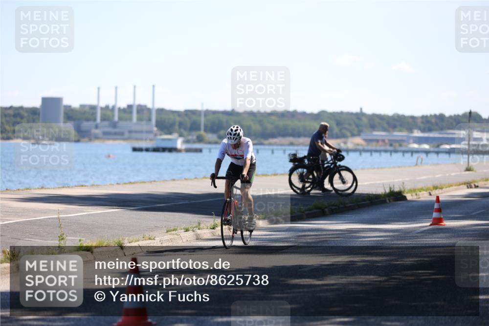 17.08.2025 - KN Förde Triathlon 2025 Yannick Fuchs http://msf.ph/oto/8625738 17.08.2025 12:52:02 Radfahren 450, 452, 403, 416, 433 meine-sportfotos.de