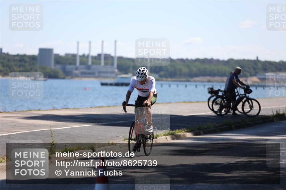 17.08.2025 - KN Förde Triathlon 2025 Yannick Fuchs http://msf.ph/oto/8625739 17.08.2025 12:52:02 Radfahren 450, 452, 403, 416, 433 meine-sportfotos.de