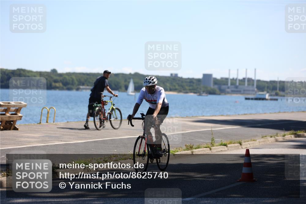 17.08.2025 - KN Förde Triathlon 2025 Yannick Fuchs http://msf.ph/oto/8625740 17.08.2025 12:52:03 Radfahren 450, 452, 403, 416, 433 meine-sportfotos.de