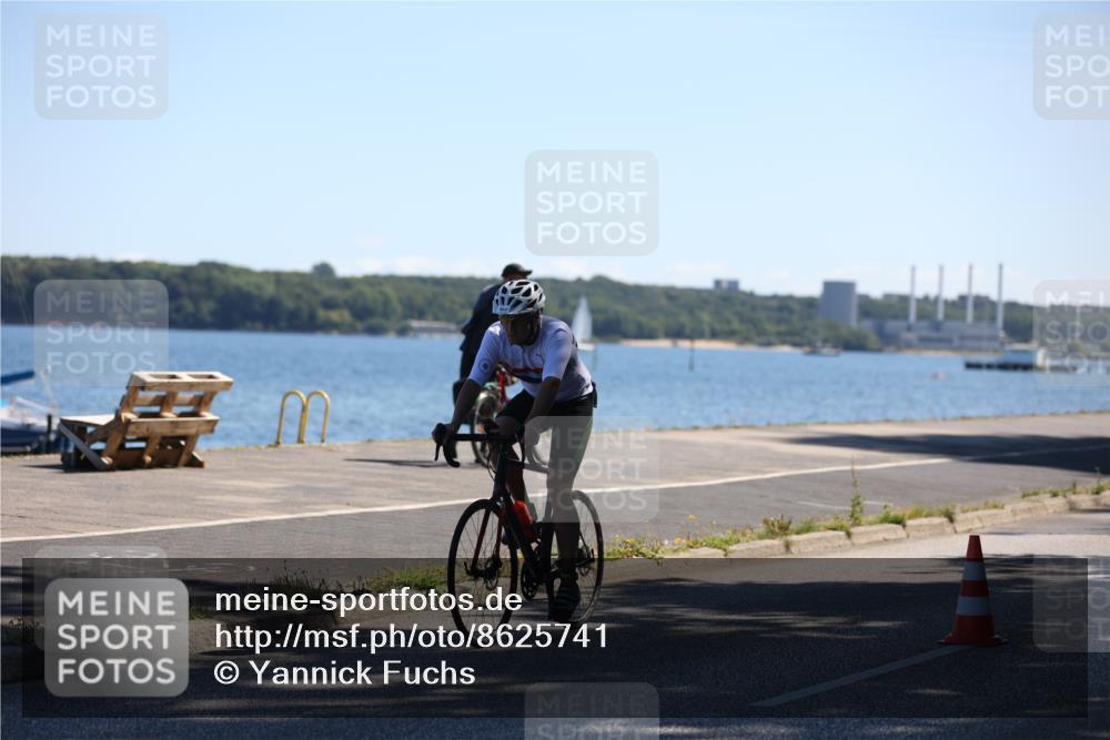 17.08.2025 - KN Förde Triathlon 2025 Yannick Fuchs http://msf.ph/oto/8625741 17.08.2025 12:52:04 Radfahren 450, 452, 403, 416, 433 meine-sportfotos.de