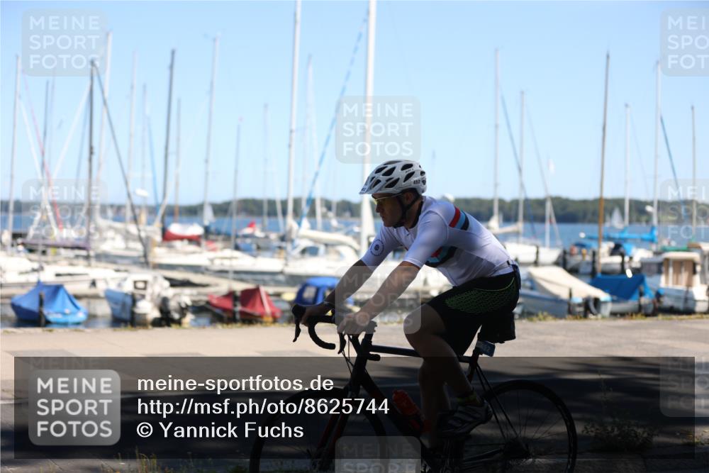 17.08.2025 - KN Förde Triathlon 2025 Yannick Fuchs http://msf.ph/oto/8625744 17.08.2025 12:52:05 Radfahren 395, 450, 452, 403, 416 meine-sportfotos.de