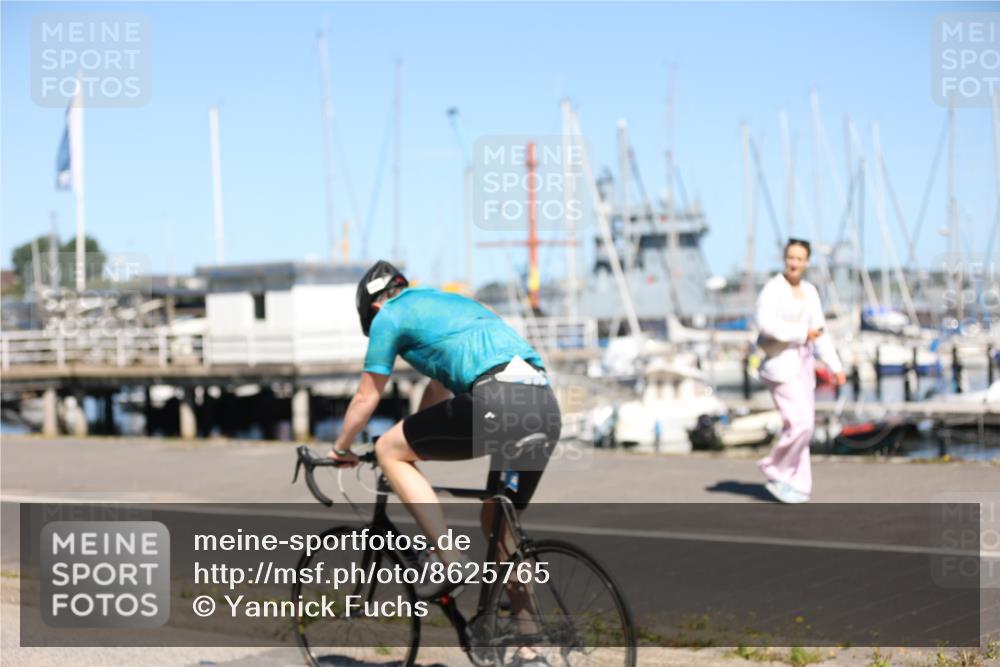 17.08.2025 - KN Förde Triathlon 2025 Yannick Fuchs http://msf.ph/oto/8625765 17.08.2025 12:52:18 Radfahren 428, 437, 448, 467, 472, 395, 450, 472 meine-sportfotos.de