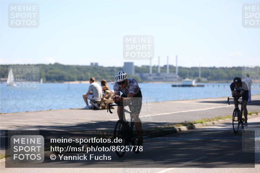 17.08.2025 - KN Förde Triathlon 2025 Yannick Fuchs http://msf.ph/oto/8625778 17.08.2025 12:52:54 Radfahren 402, 445, 460, 404, 446, 464 meine-sportfotos.de