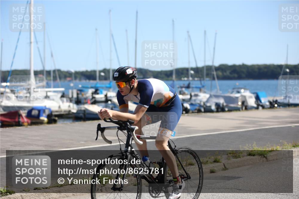 17.08.2025 - KN Förde Triathlon 2025 Yannick Fuchs http://msf.ph/oto/8625781 17.08.2025 12:52:56 Radfahren 402, 445, 460, 402, 404, 460, 464 meine-sportfotos.de