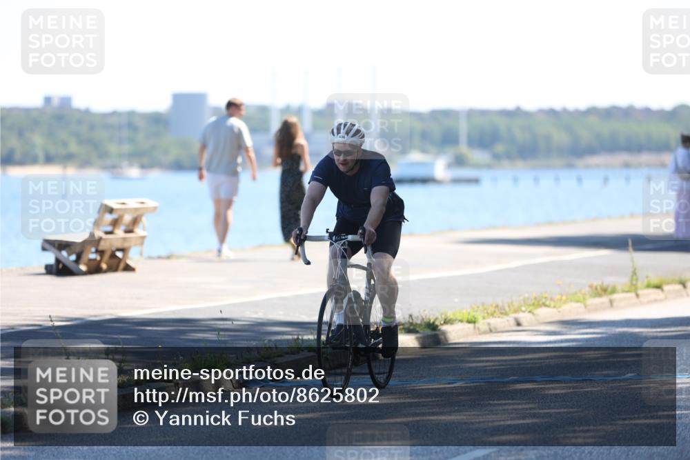 17.08.2025 - KN Förde Triathlon 2025 Yannick Fuchs http://msf.ph/oto/8625802 17.08.2025 12:53:25 Radfahren 411, 430, 435, 436, 461, 473, 476, 509, 458 meine-sportfotos.de