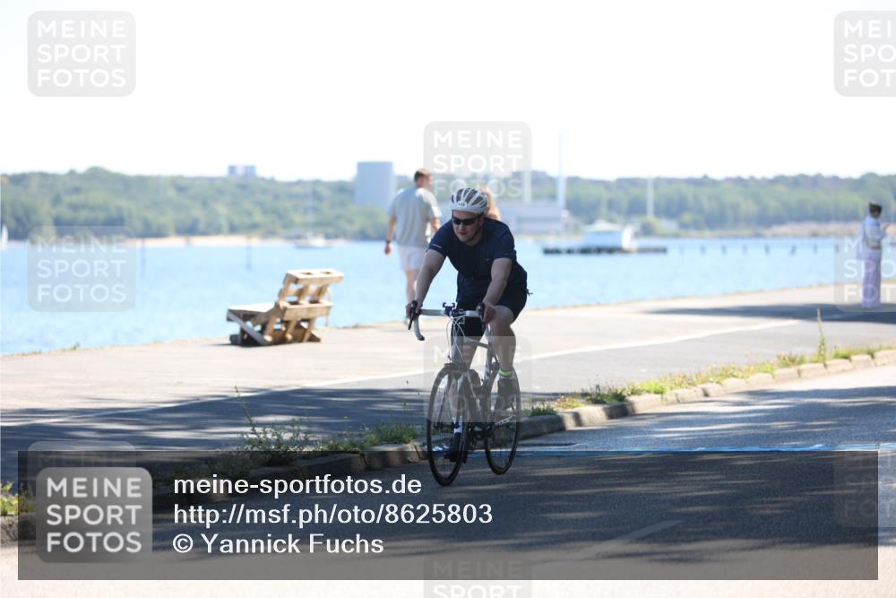 17.08.2025 - KN Förde Triathlon 2025 Yannick Fuchs http://msf.ph/oto/8625803 17.08.2025 12:53:25 Radfahren 411, 430, 435, 436, 461, 473, 476, 509, 458 meine-sportfotos.de