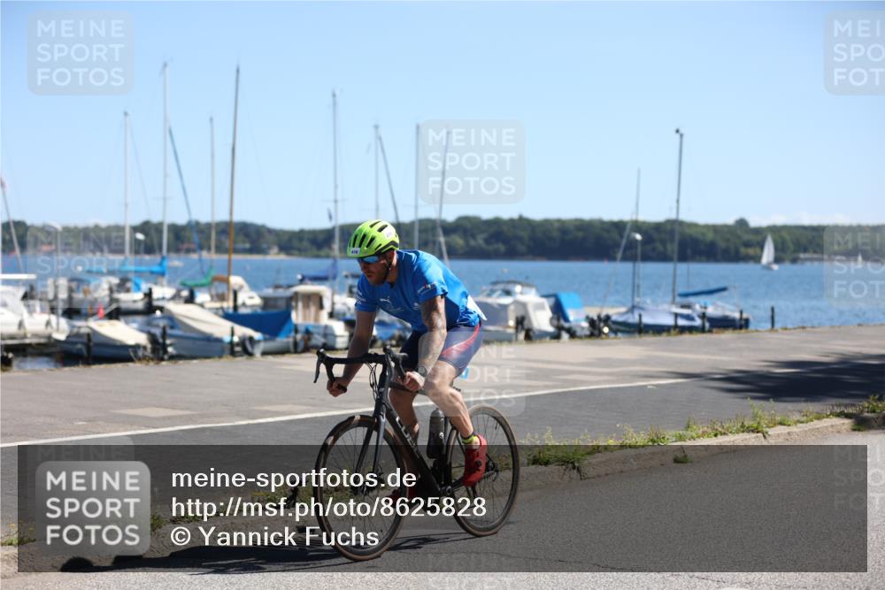 17.08.2025 - KN Förde Triathlon 2025 Yannick Fuchs http://msf.ph/oto/8625828 17.08.2025 12:53:35 Radfahren 401, 418, 432, 452, 465, 471, 472, 476, 493, 411, 430, 435, 461, 473, 476, 509 meine-sportfotos.de