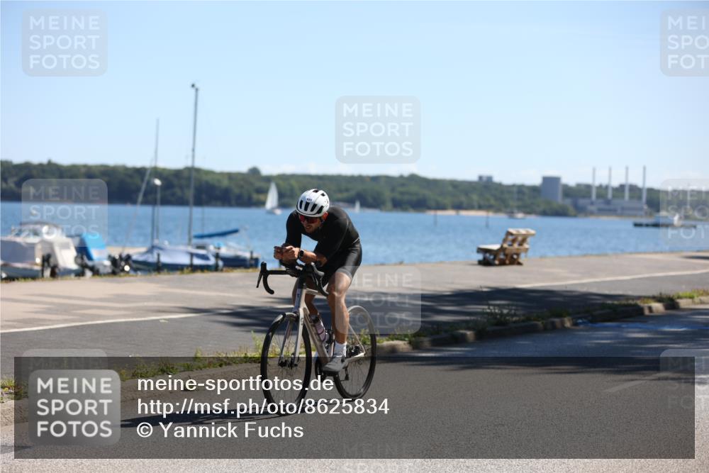 17.08.2025 - KN Förde Triathlon 2025 Yannick Fuchs http://msf.ph/oto/8625834 17.08.2025 12:53:39 Radfahren 401, 418, 432, 452, 465, 471, 472, 493, 401, 430, 476 meine-sportfotos.de