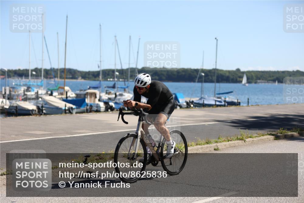 17.08.2025 - KN Förde Triathlon 2025 Yannick Fuchs http://msf.ph/oto/8625836 17.08.2025 12:53:39 Radfahren 401, 418, 432, 452, 465, 471, 472, 493, 401, 430, 476 meine-sportfotos.de