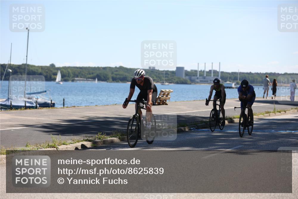 17.08.2025 - KN Förde Triathlon 2025 Yannick Fuchs http://msf.ph/oto/8625839 17.08.2025 12:53:41 Radfahren 418, 432, 452, 465, 472, 493, 401, 471, 476 meine-sportfotos.de