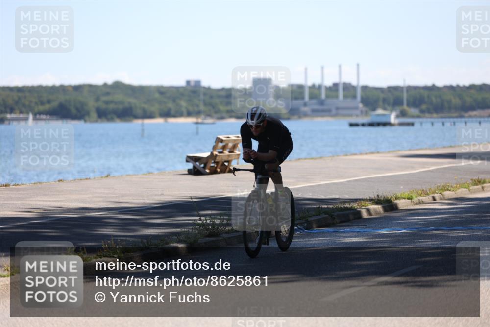 17.08.2025 - KN Förde Triathlon 2025 Yannick Fuchs http://msf.ph/oto/8625861 17.08.2025 12:54:16 Radfahren 398, 402, 409, 412, 453, 459, 460, 470, 475, 404, 469 meine-sportfotos.de