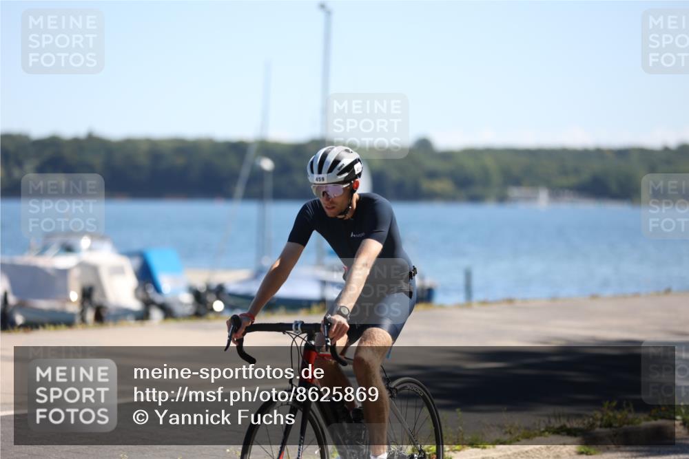 17.08.2025 - KN Förde Triathlon 2025 Yannick Fuchs http://msf.ph/oto/8625869 17.08.2025 12:54:19 Radfahren 402, 409, 412, 453, 459, 460, 470, 475, 479, 398, 459, 475 meine-sportfotos.de