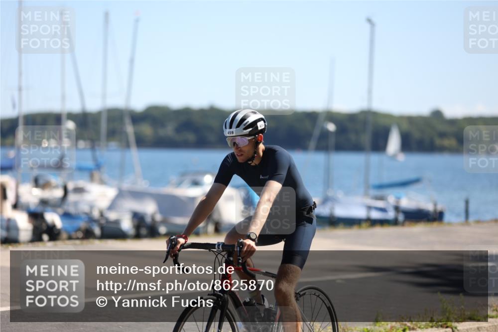 17.08.2025 - KN Förde Triathlon 2025 Yannick Fuchs http://msf.ph/oto/8625870 17.08.2025 12:54:19 Radfahren 402, 409, 412, 453, 459, 460, 470, 475, 479, 398, 459, 475 meine-sportfotos.de