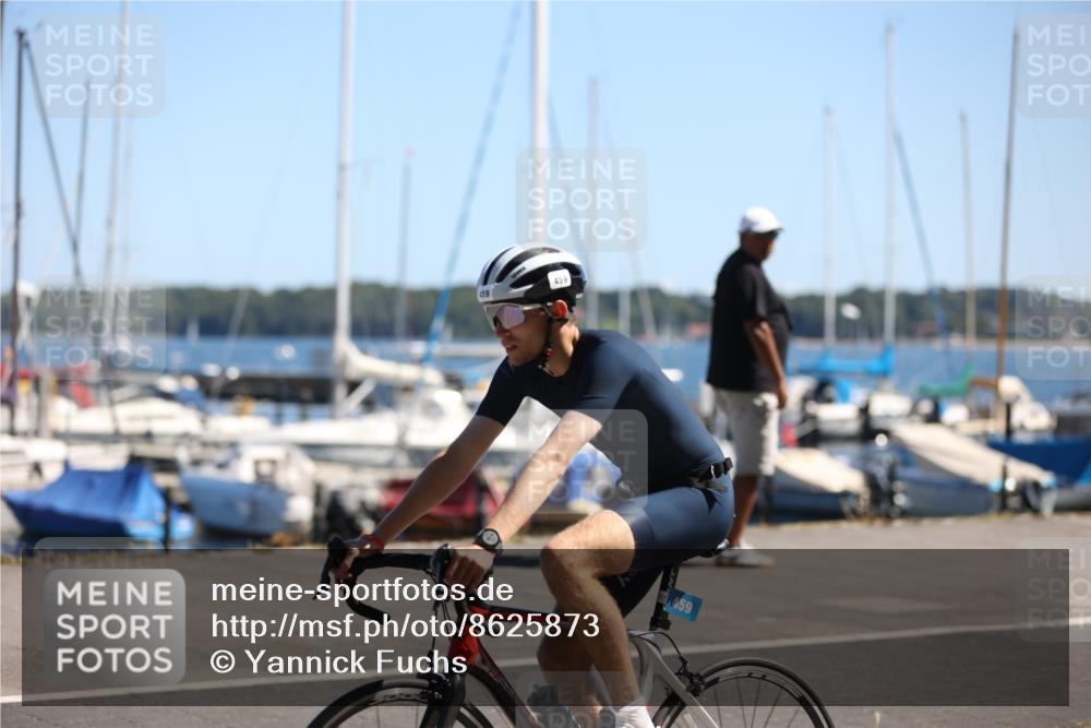17.08.2025 - KN Förde Triathlon 2025 Yannick Fuchs http://msf.ph/oto/8625873 17.08.2025 12:54:20 Radfahren 402, 409, 412, 453, 460, 470, 479, 398, 409, 459, 475 meine-sportfotos.de
