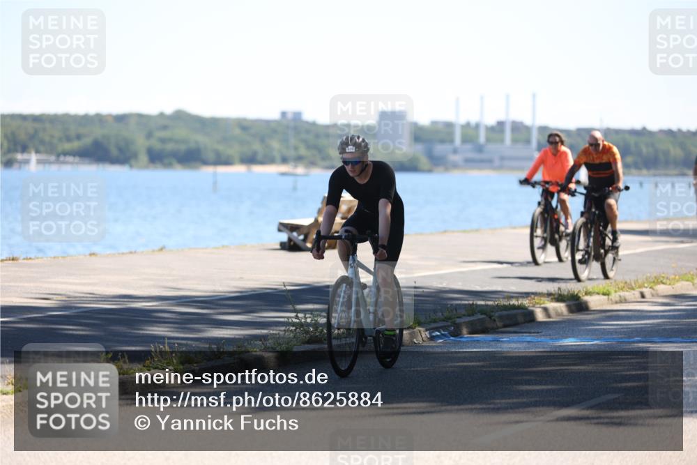 17.08.2025 - KN Förde Triathlon 2025 Yannick Fuchs http://msf.ph/oto/8625884 17.08.2025 12:54:30 Radfahren 479, 402, 460 meine-sportfotos.de