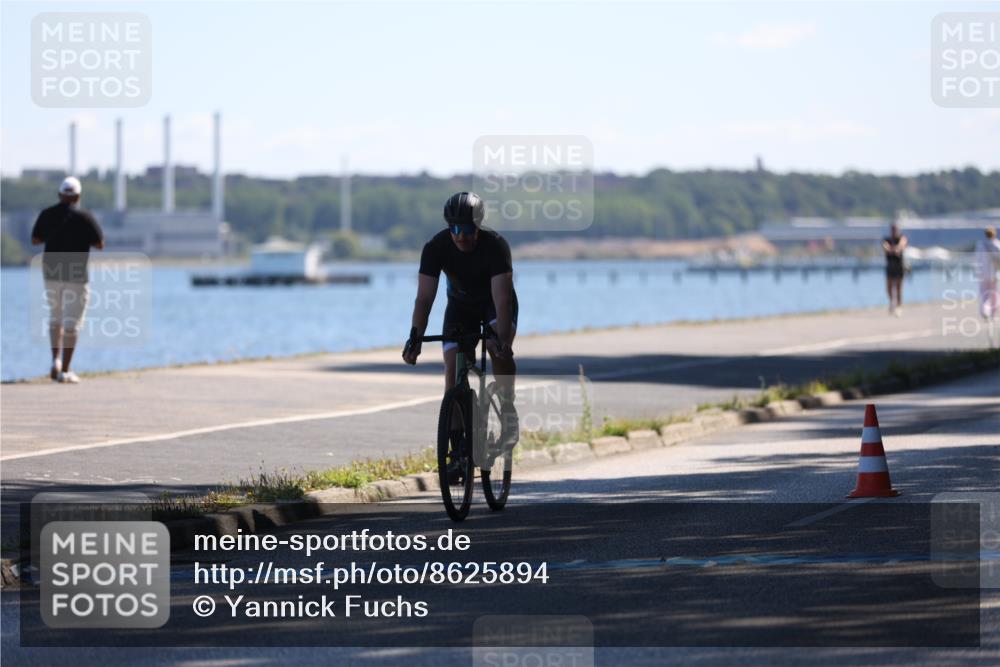 17.08.2025 - KN Förde Triathlon 2025 Yannick Fuchs http://msf.ph/oto/8625894 17.08.2025 12:54:51 Radfahren 396, 401, 411, 435, 443, 461, 483, 498 meine-sportfotos.de