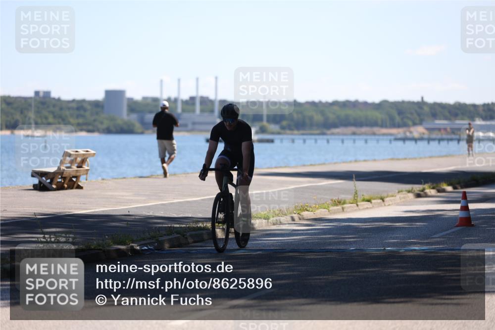 17.08.2025 - KN Förde Triathlon 2025 Yannick Fuchs http://msf.ph/oto/8625896 17.08.2025 12:54:52 Radfahren 396, 401, 411, 435, 443, 461, 483, 498 meine-sportfotos.de