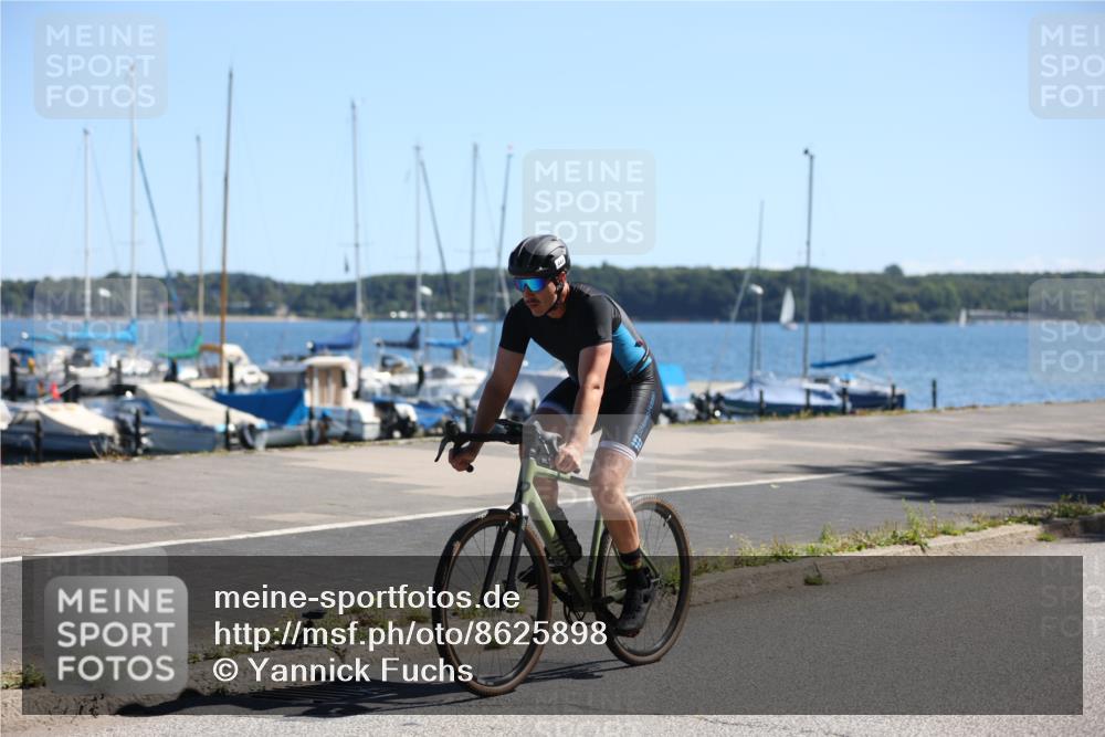 17.08.2025 - KN Förde Triathlon 2025 Yannick Fuchs http://msf.ph/oto/8625898 17.08.2025 12:54:53 Radfahren 396, 401, 411, 435, 443, 461, 483, 498 meine-sportfotos.de