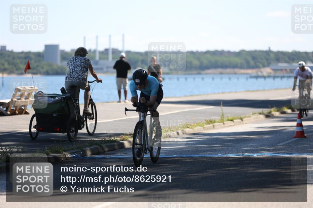 17.08.2025 - KN Förde Triathlon 2025 Yannick Fuchs http://msf.ph/oto/8625921 17.08.2025 12:55:24 Radfahren 406, 421, 465, 493 meine-sportfotos.de
