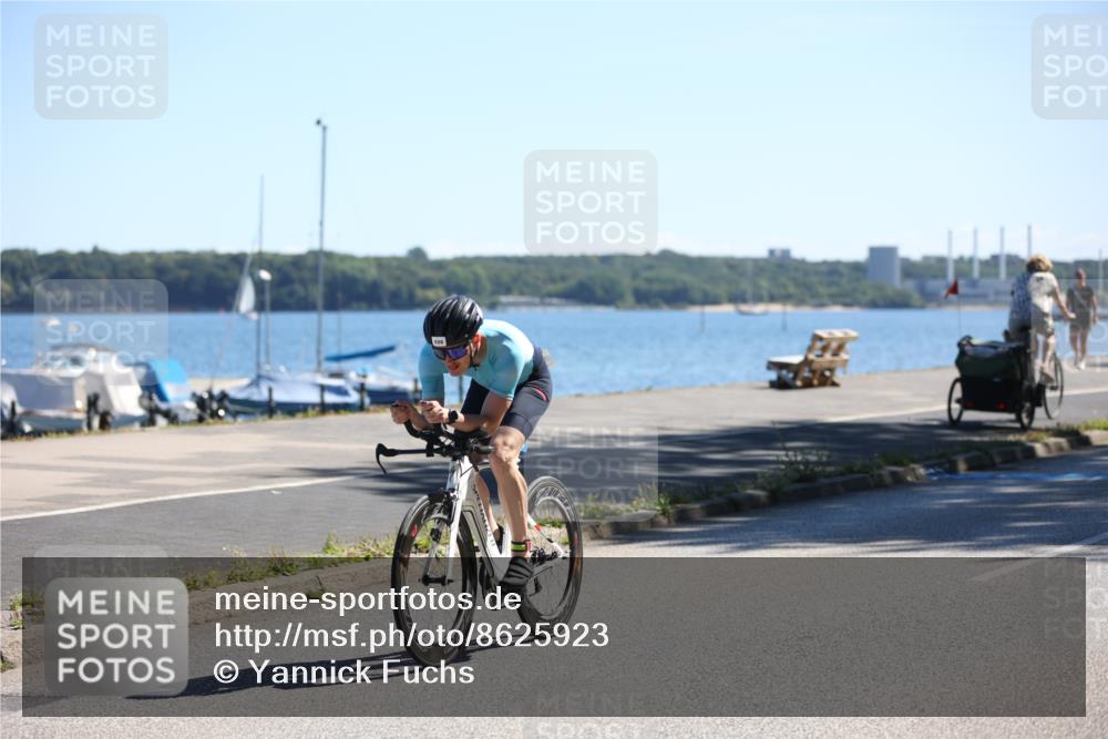 17.08.2025 - KN Förde Triathlon 2025 Yannick Fuchs http://msf.ph/oto/8625923 17.08.2025 12:55:25 Radfahren 406, 421, 465 meine-sportfotos.de