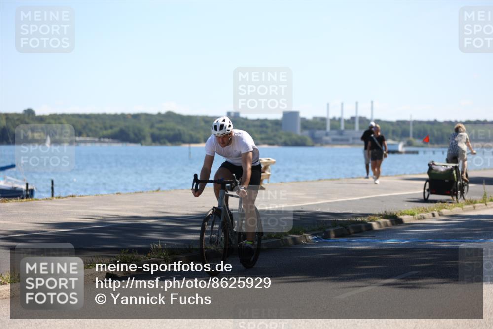 17.08.2025 - KN Förde Triathlon 2025 Yannick Fuchs http://msf.ph/oto/8625929 17.08.2025 12:55:27 Radfahren 421, 465, 406 meine-sportfotos.de