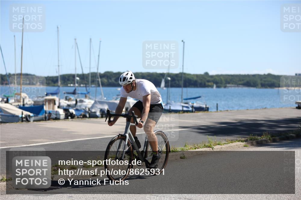 17.08.2025 - KN Förde Triathlon 2025 Yannick Fuchs http://msf.ph/oto/8625931 17.08.2025 12:55:28 Radfahren 421, 465, 406 meine-sportfotos.de