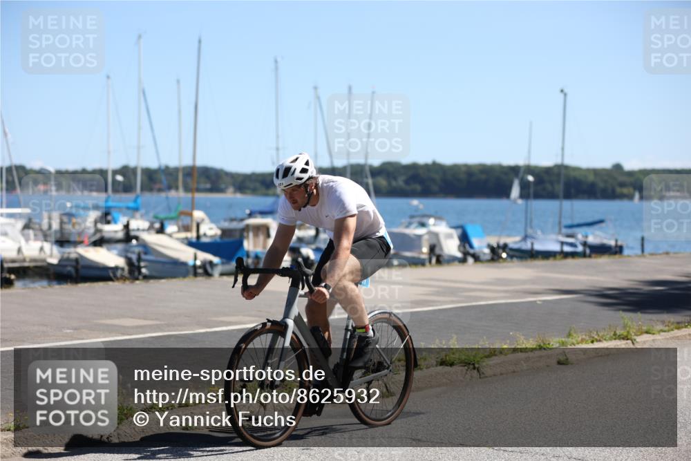17.08.2025 - KN Förde Triathlon 2025 Yannick Fuchs http://msf.ph/oto/8625932 17.08.2025 12:55:28 Radfahren 421, 465, 406 meine-sportfotos.de