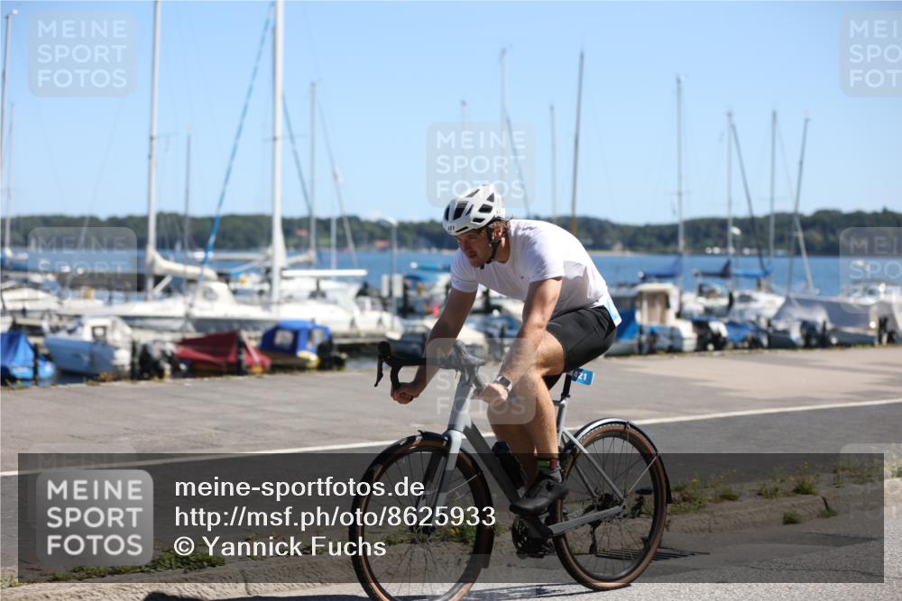 17.08.2025 - KN Förde Triathlon 2025 Yannick Fuchs http://msf.ph/oto/8625933 17.08.2025 12:55:28 Radfahren 421, 465, 406 meine-sportfotos.de