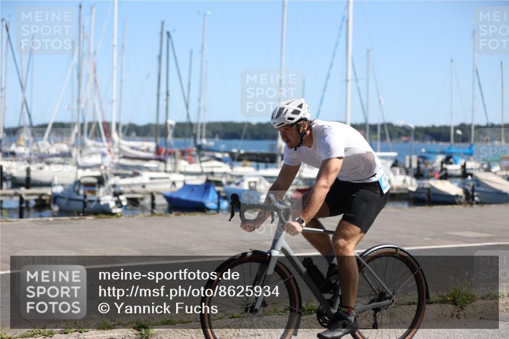 17.08.2025 - KN Förde Triathlon 2025 Yannick Fuchs http://msf.ph/oto/8625934 17.08.2025 12:55:29 Radfahren 421, 455, 465, 406, 421, 465 meine-sportfotos.de