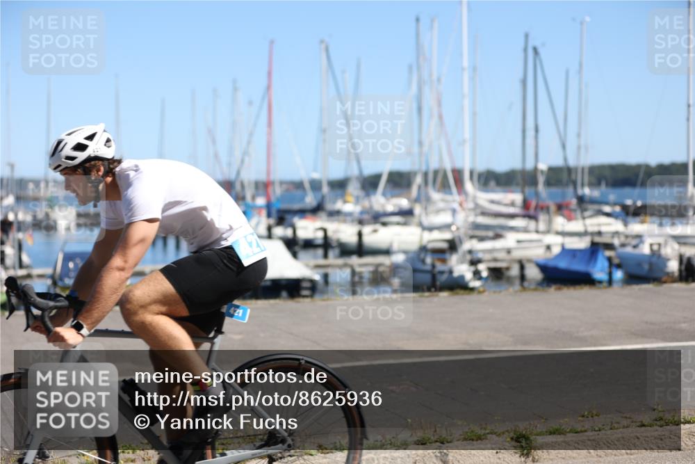 17.08.2025 - KN Förde Triathlon 2025 Yannick Fuchs http://msf.ph/oto/8625936 17.08.2025 12:55:29 Radfahren 421, 455, 465, 406, 421, 465 meine-sportfotos.de