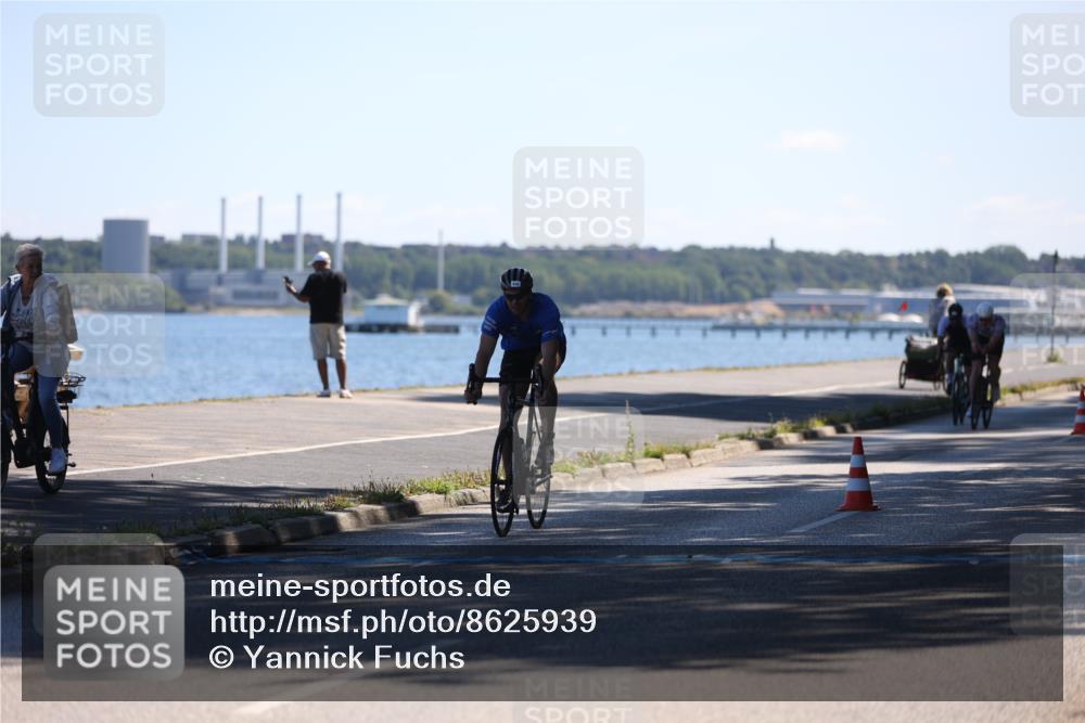 17.08.2025 - KN Förde Triathlon 2025 Yannick Fuchs http://msf.ph/oto/8625939 17.08.2025 12:55:39 Radfahren 357, 398, 414, 455, 475 meine-sportfotos.de