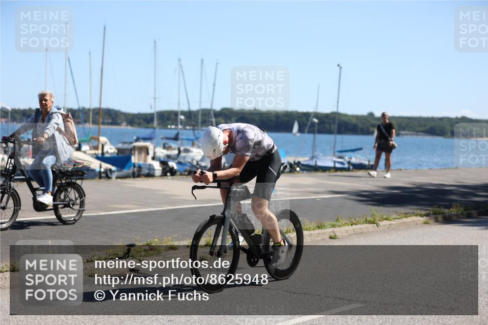 17.08.2025 - KN Förde Triathlon 2025 Yannick Fuchs http://msf.ph/oto/8625948 17.08.2025 12:55:43 Radfahren 357, 398, 409, 414, 475, 544, 414, 455 meine-sportfotos.de